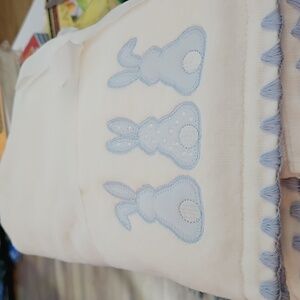 Caro Home 3 Easter Bunnies 2 Piece Hand Towel Set NWT